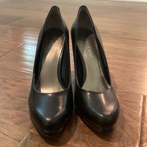 NINE WEST Black Pumps